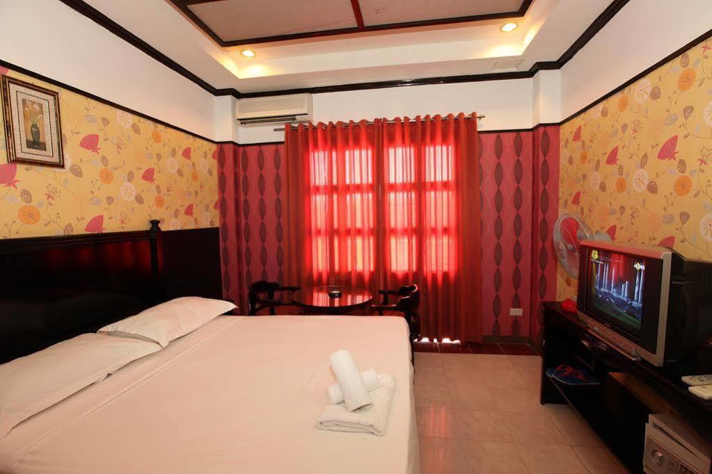 Angeles Palace Hotel Bagian luar foto