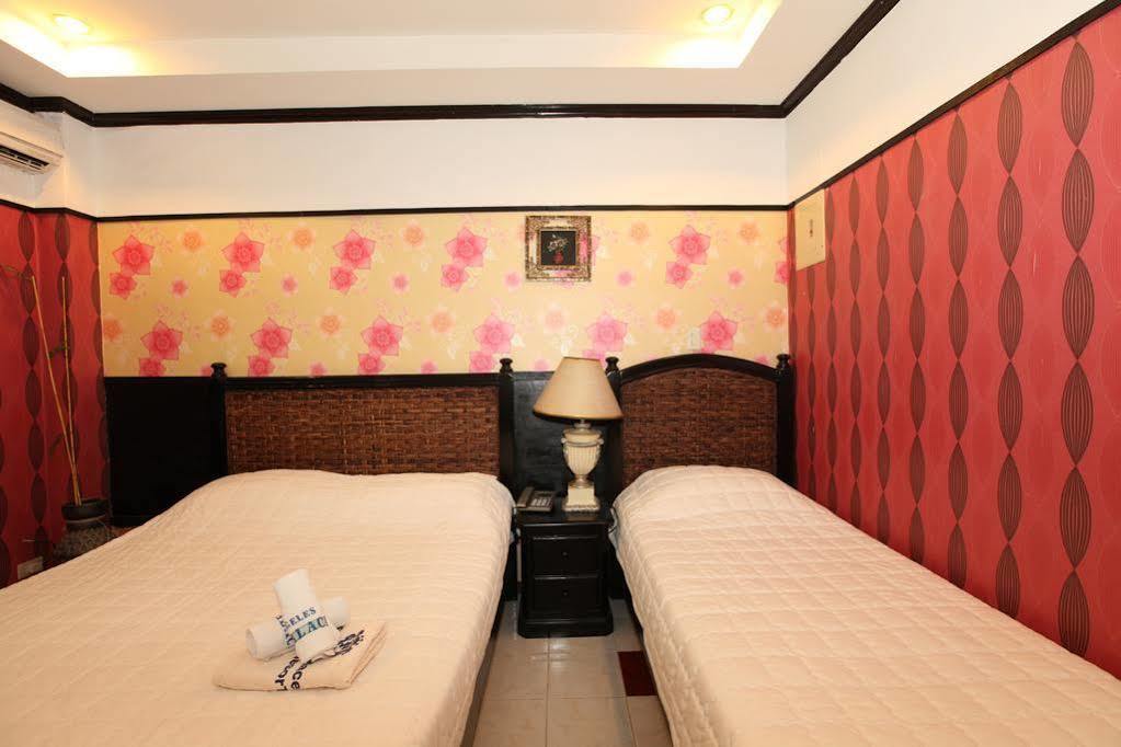 Angeles Palace Hotel Bagian luar foto