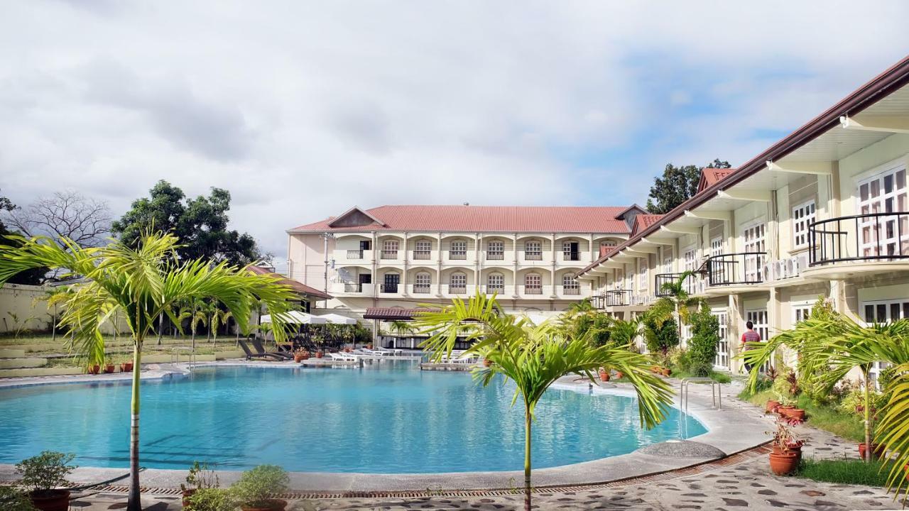 Angeles Palace Hotel Bagian luar foto
